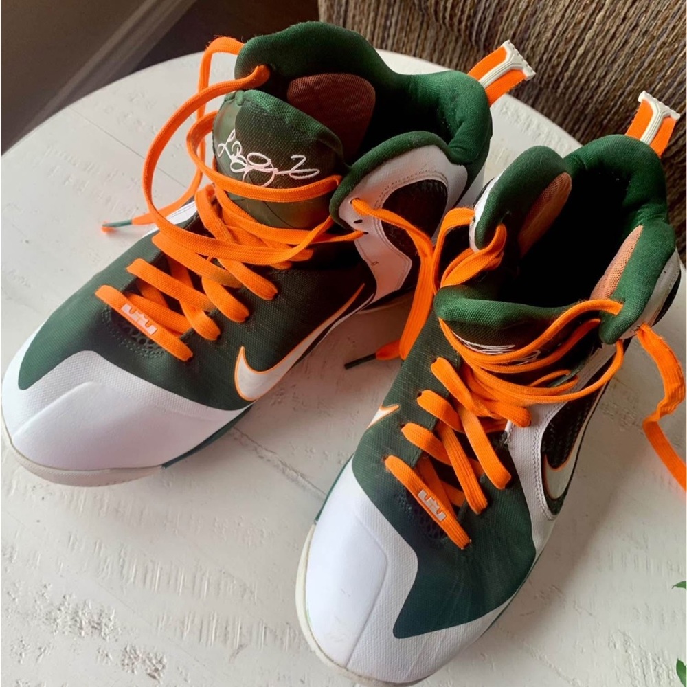 Nike LeBron men's athletic shoes